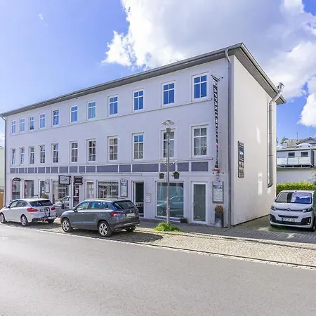 - 1 Im Appartementhaus Hafenriff * Sassnitz